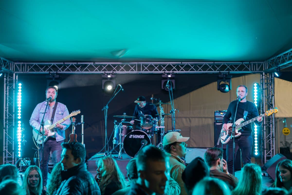 Van Der Aven - Musicians & Bands in Western Cape