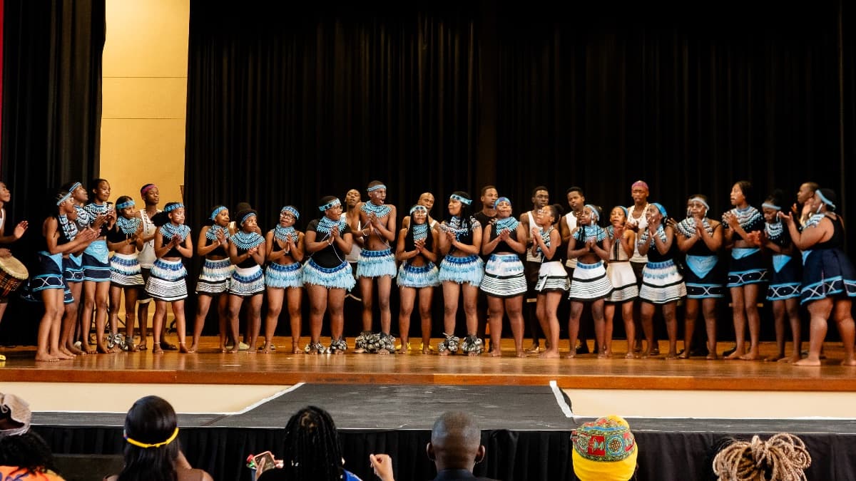 Ilingomso Lethu traditional dancers